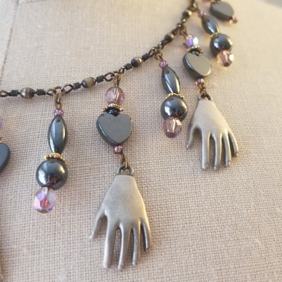 Hands & hearts necklace! Hematite and crystals - Picture 3 of 4